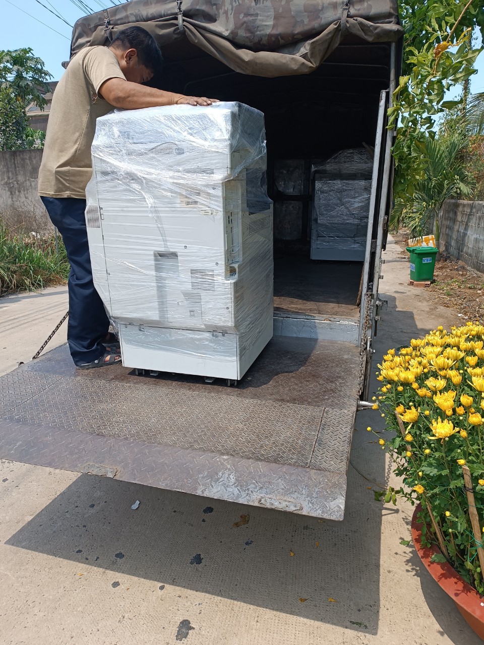 Máy giao lắp đặt tận nơi