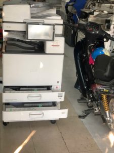 cho-thue-máy-photo-trang-bom